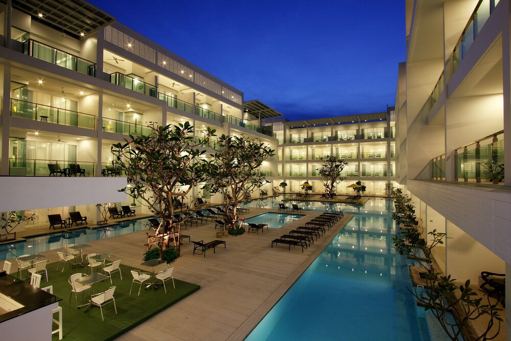 The Old Et Karon Beach Resort 2018 Room Prices Deals The Old Et Karon Beach Resort 4 0 Out Of 5 Balcony View Featured Image