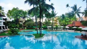 2 outdoor pools, pool umbrellas, pool loungers