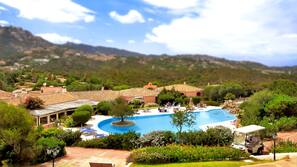 2 piscine all'aperto