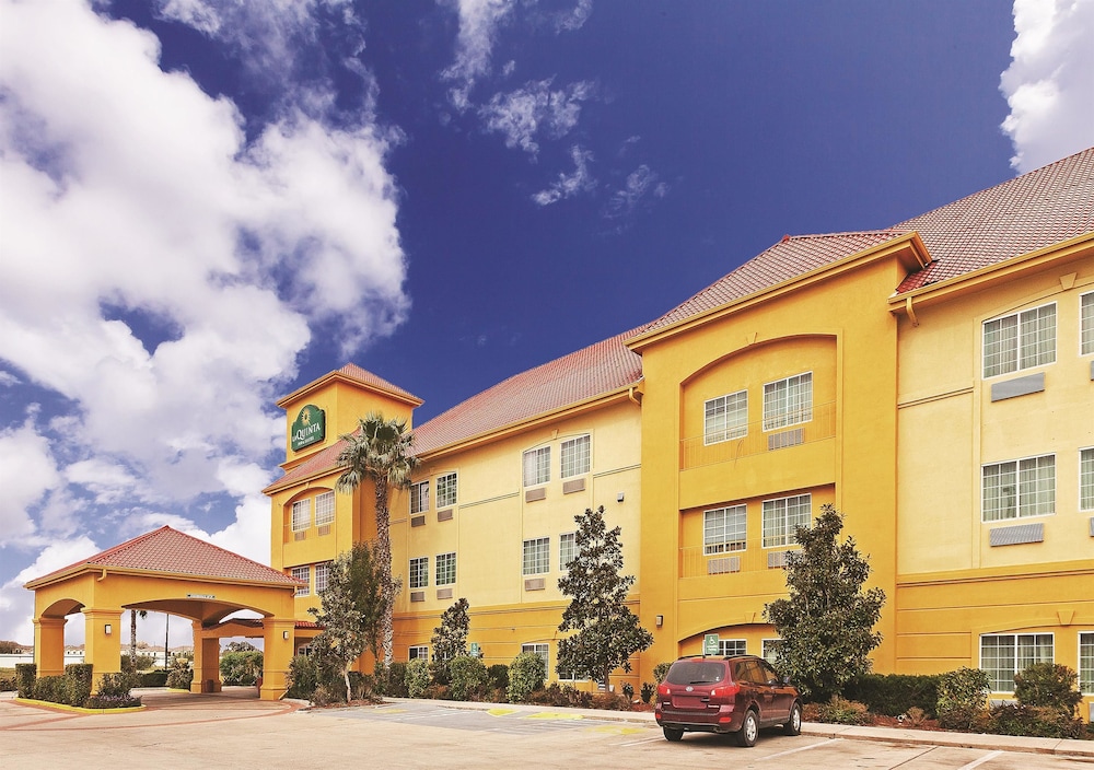     Book La Quinta Inn & Suites Corpus Christi Northwest | Corpus Christi Hotel Deals