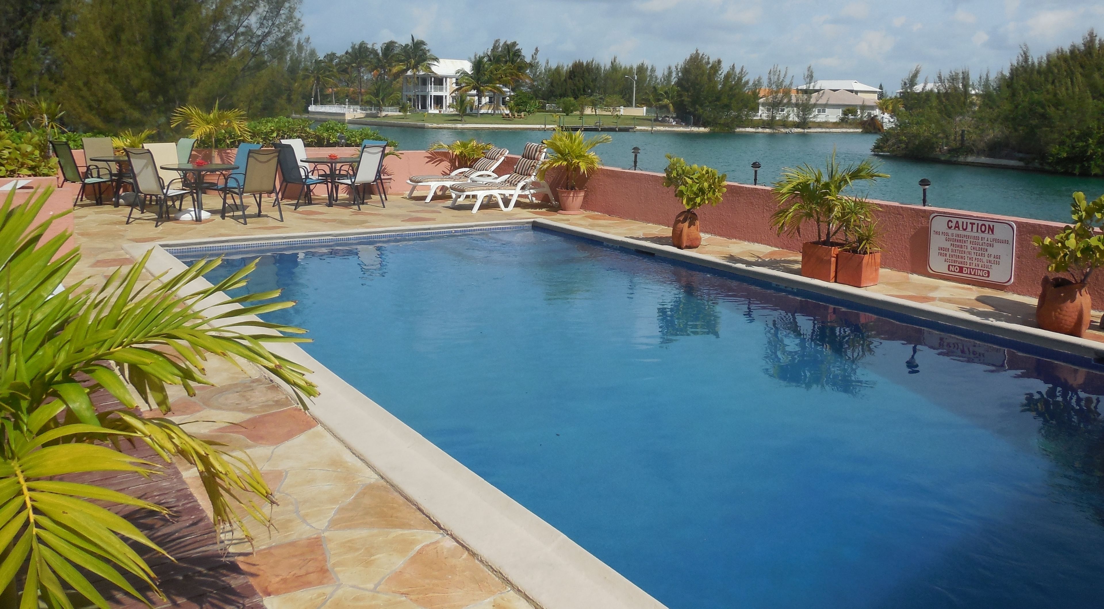 Dundee Bay Villas in Freeport, Bahamas