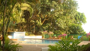 2 outdoor pools