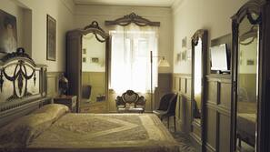 Frette Italian sheets, premium bedding, minibar, in-room safe