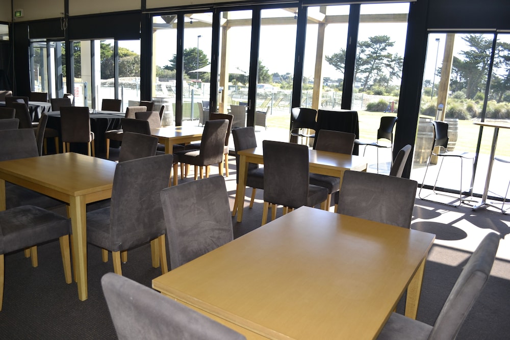 Barwon Heads Resort at 13th Beach AU280 Deals & Reviews (Connewarre