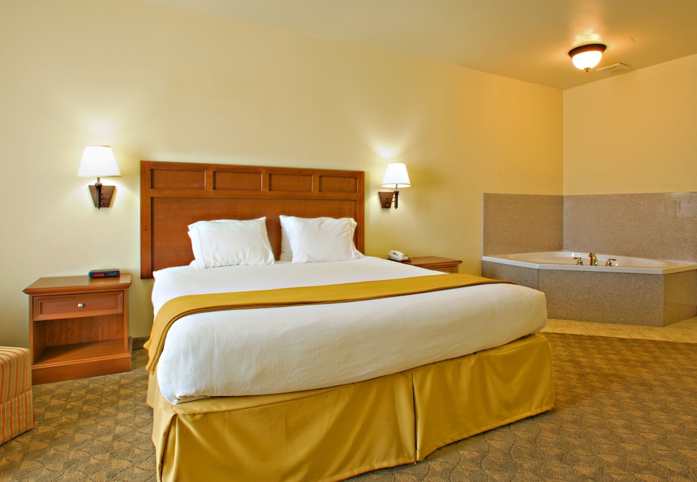 Holiday Inn Express & Suites Levelland, an IHG Hotel