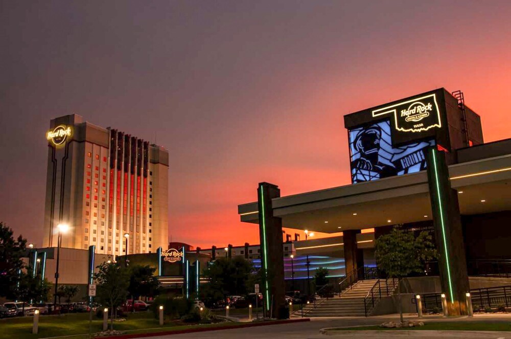 Hard Rock Hotel And Casino Tulsa Tulsa 162 Room Prices Reviews Hard Rock Hotel And Casino Tulsa Tulsa 162 Room Prices Reviews