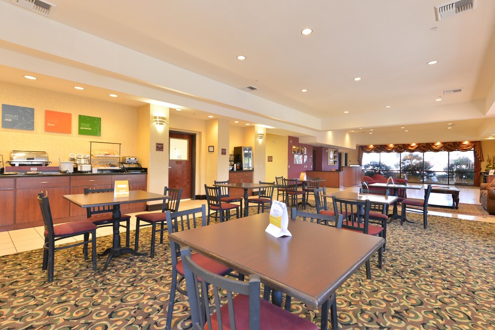 Comfort Inn & Suites Las Vegas - Nellis