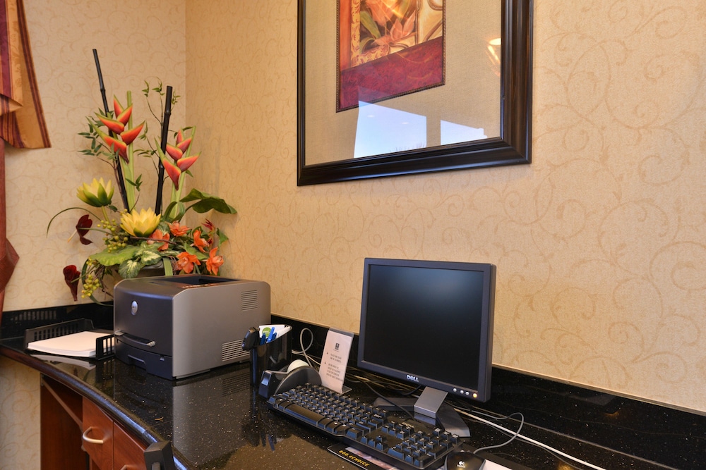 Comfort Inn & Suites Las Vegas - Nellis