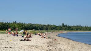 Tæt på stranden