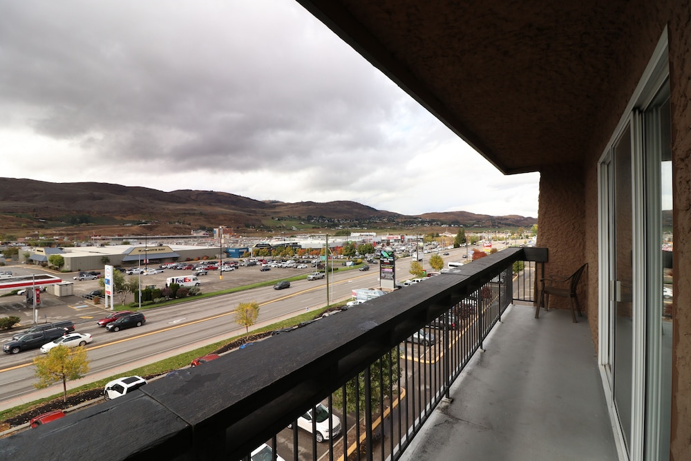 Riviera Plaza & Conference Center Vernon British Columbia in Vernon