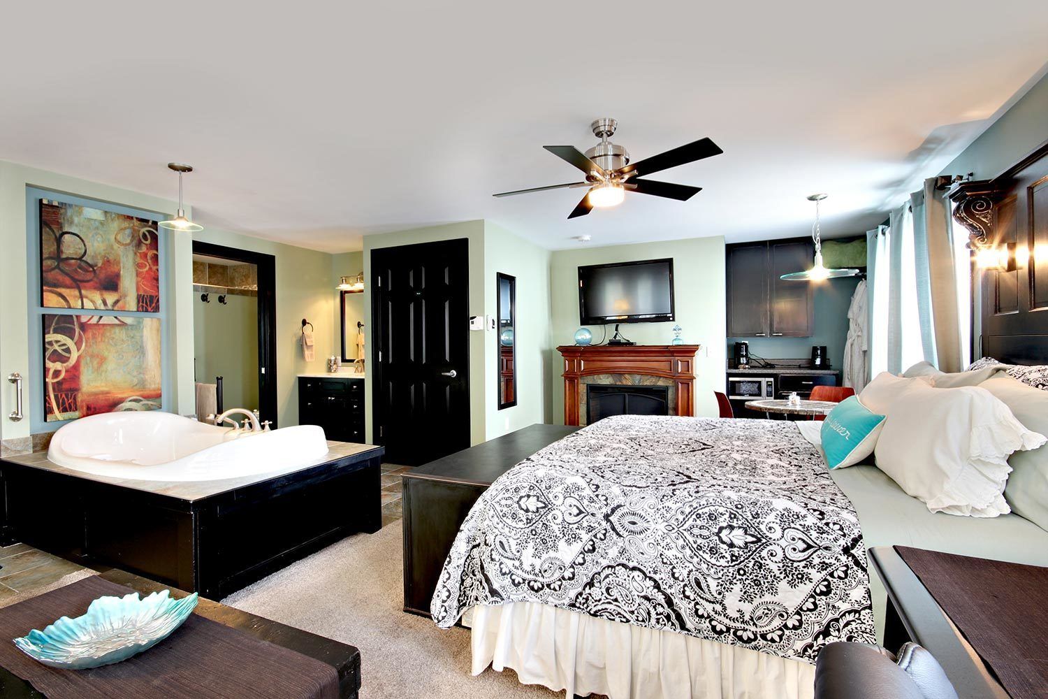 Prairieside Suites Luxury Bed and Breakfast in Grandville, United States