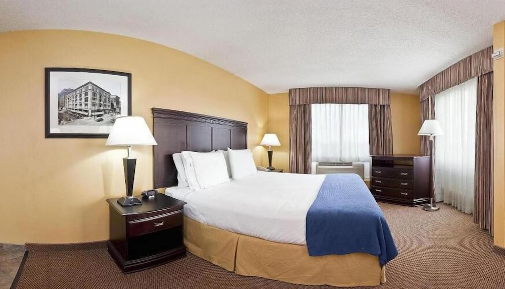 Holiday Inn Express Hotel & Suites Hillview, an IHG Hotel