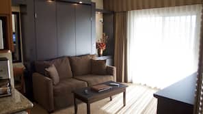 Premium bedding, in-room safe, desk, iron/ironing board
