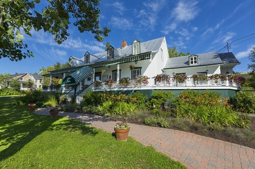 Charlevoix Beach Hotels Best Oceanfront Hotels In