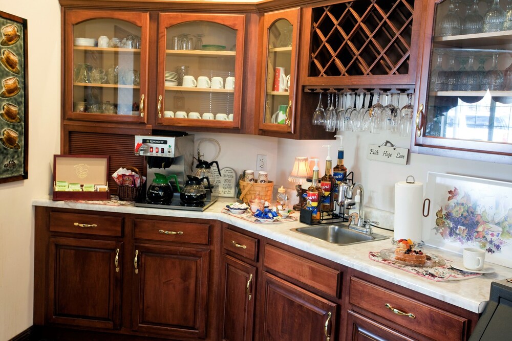 Bradford House Bed & Breakfast in Branson Best Rates & Deals on Orbitz