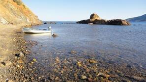 Una spiaggia nelle vicinanze