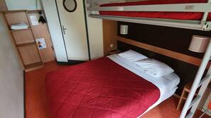 Bureau, espace de travail pour ordinateur portable, rideaux occultants