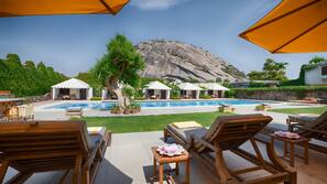 Outdoor pool, sun loungers