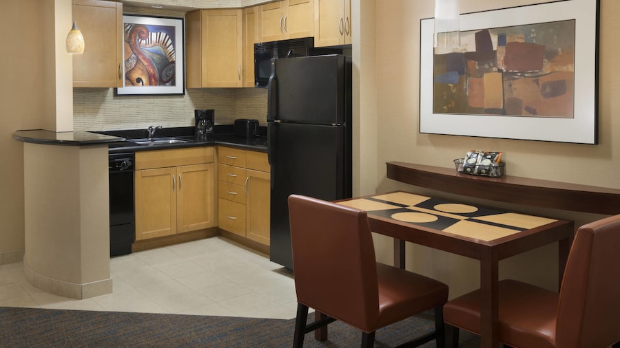 Residence Inn by Marriott Toronto Downtown / Entertainment District