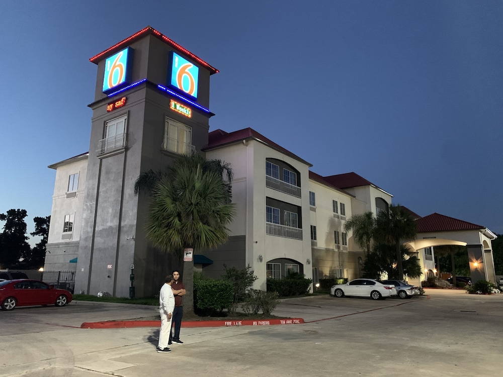 Motel 6 Houston, TX Spring, Houston 55 Room Prices & Reviews
