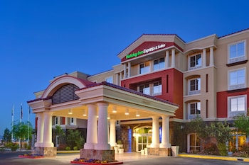 Holiday Inn Express & Suites Las Vegas SW - Spring Valley