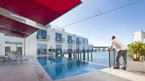 Outdoor pool, pool loungers