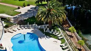 Indoor pool, outdoor pool