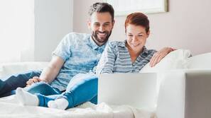 Bureau, rideaux occultants, Wi-Fi gratuit, draps fournis