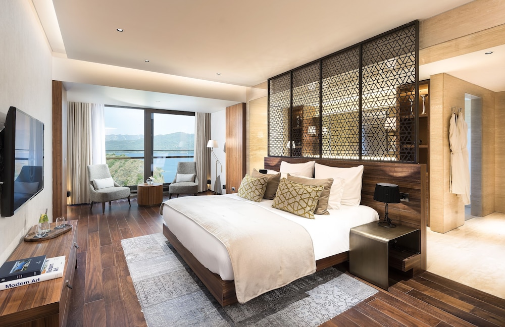5 Star Hotels