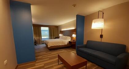 Holiday Inn Express Hotel & Suites Trincity Trinidad Airport, an IHG Hotel