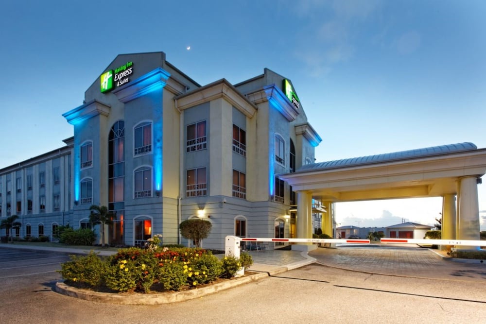 Holiday Inn Express Hotel & Suites Trincity Trinidad Airport, an IHG