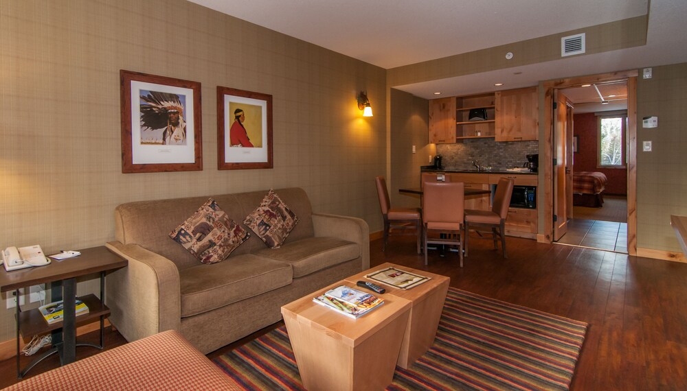 The Fox Hotel and Suites: 2018 Pictures, Reviews, Prices & Deals