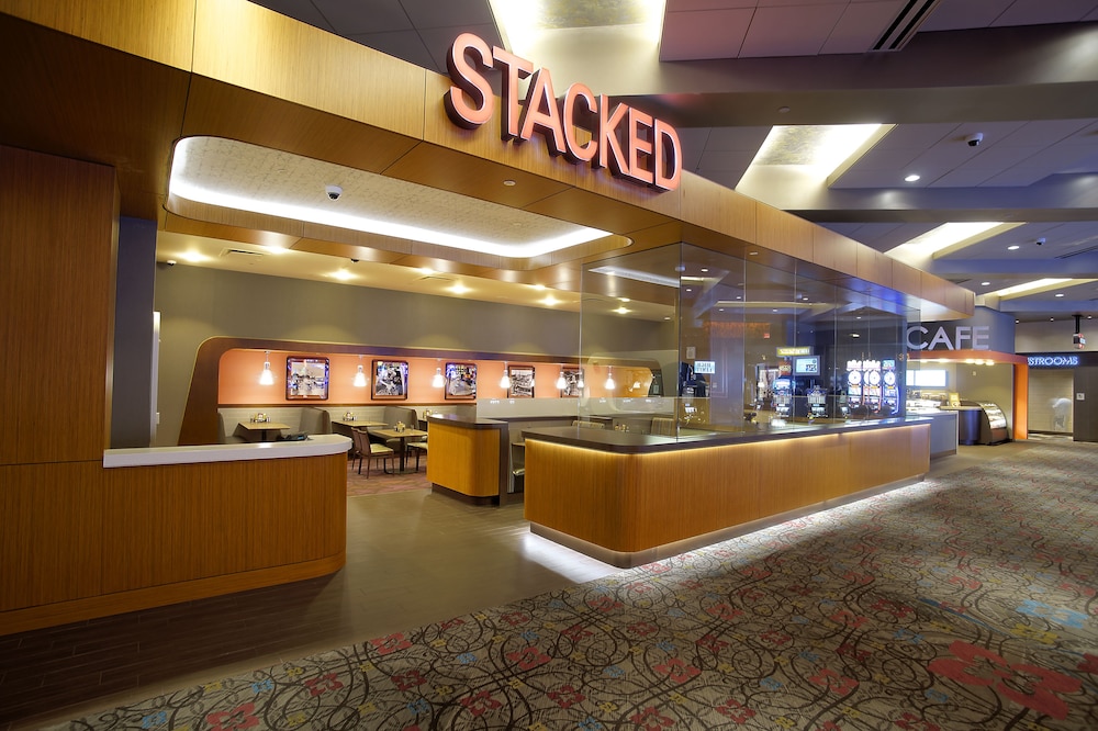 Palace Casino Resort Biloxi 68 Room Prices Reviews Travelocity