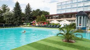 Indoor pool, outdoor pool