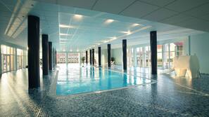 Innenpool, Liegestühle