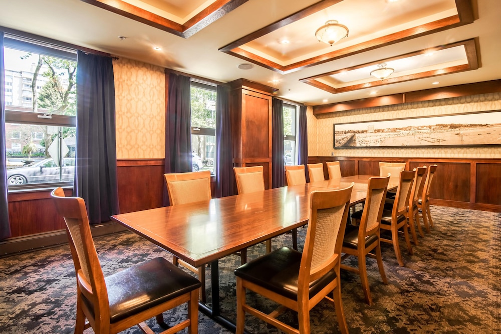 Sylvia Hotel in Vancouver Best Rates & Deals on Orbitz