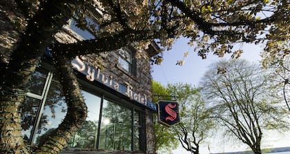 Sylvia Hotel