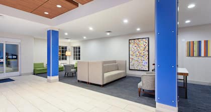 Holiday Inn Express Hotel & Suites Corona, an IHG Hotel