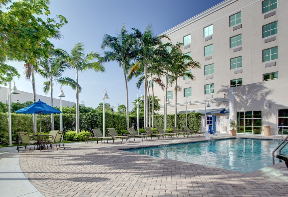 Holiday Inn Express & Suites Kendall, an IHG Hotel