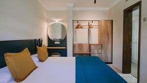 1 dormitorio, minibar, escritorio y cortinas opacas