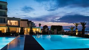 Indoor pool, 2 outdoor pools, pool umbrellas, pool loungers