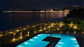 Indoor pool, 2 outdoor pools, pool umbrellas, pool loungers