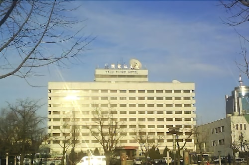 Yalu River Hotel in Dandong, China