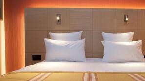 Minibar con snack e bevande gratuite, cassaforte in camera