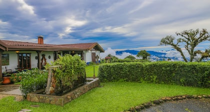 Villa Blanca Cloud Forest Hotel and Nature Reserve