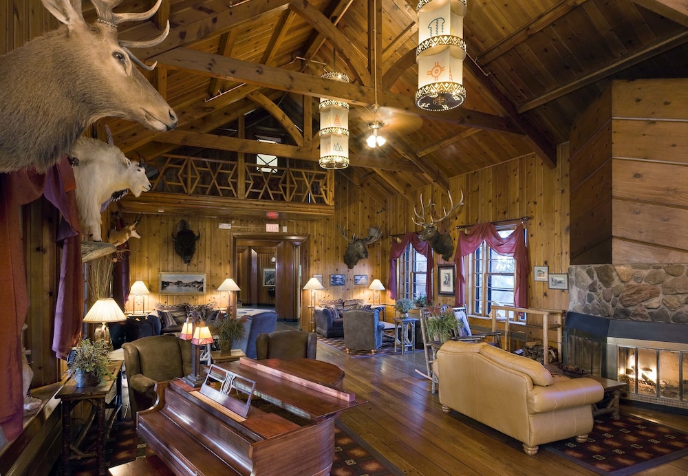 Sylvan Lake Lodge at Custer State Park Resort in Custer Best Rates