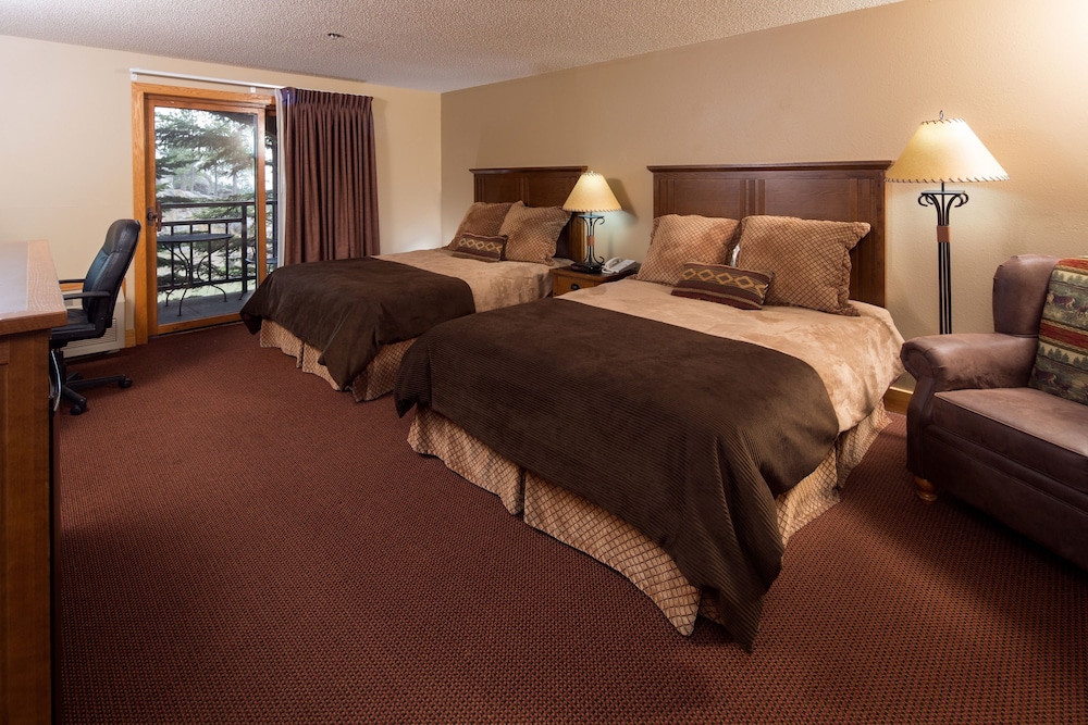 Sylvan Lake Lodge at Custer State Park Resort in Custer Best Rates