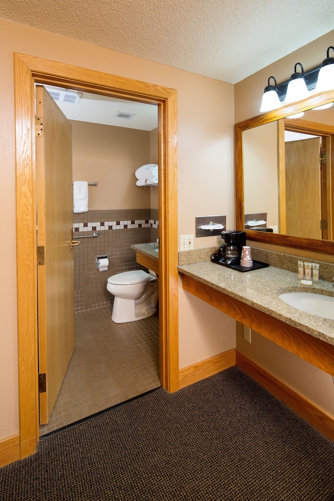 Sylvan Lake Lodge at Custer State Park Resort in Custer Best Rates