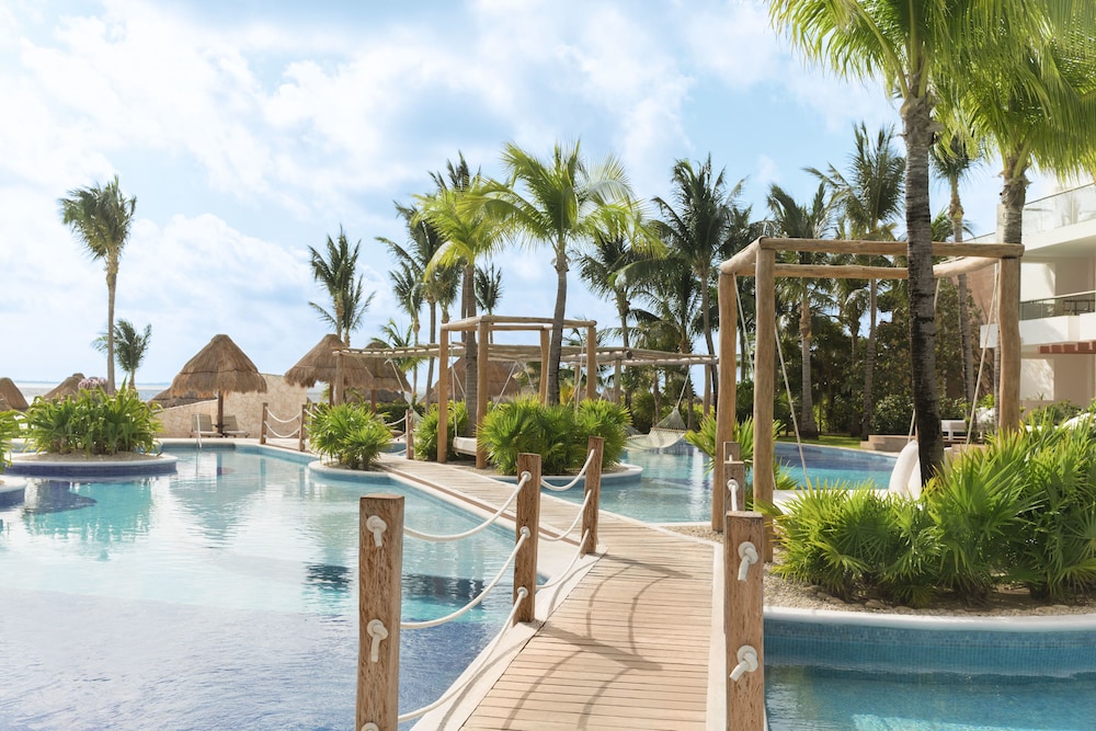 Gay friendly excellence resorts playa mujeres Hormone transsexual