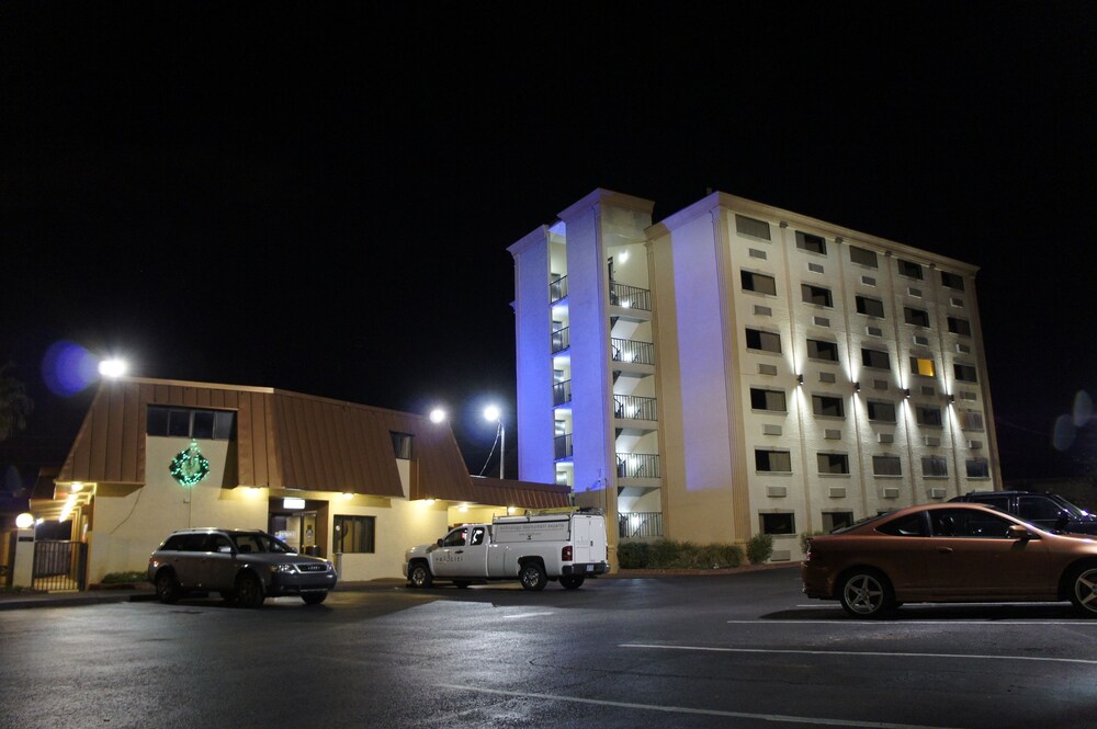 Emerald Coast Inn And Suites 2018 Room Prices 59 Deals Reviews City View Featured Image
